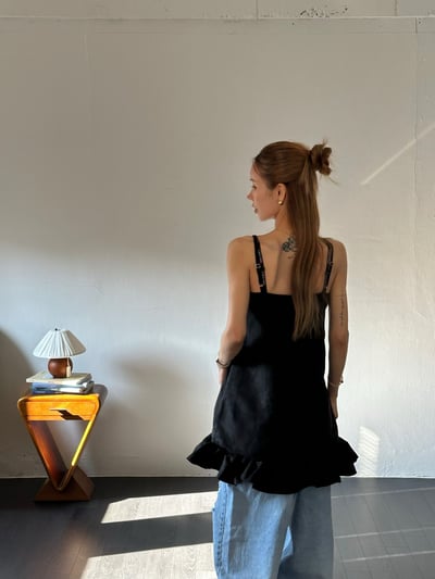 高級感刺繡絨面細肩洋裝9