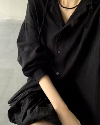 低調線條壓紋連帽襯衫3