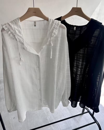 低調線條壓紋連帽襯衫18