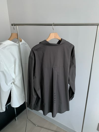 排扣兩穿小細節襯衫9