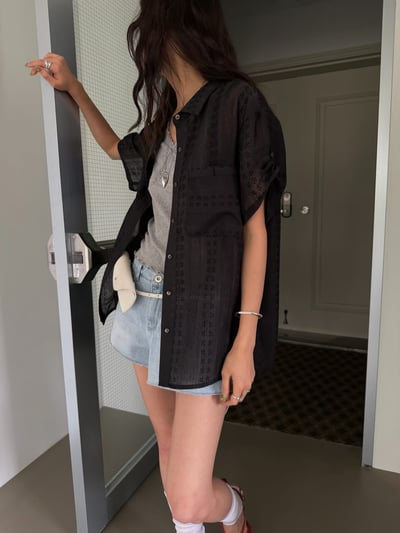 細緻壓花棉麻襯衫11