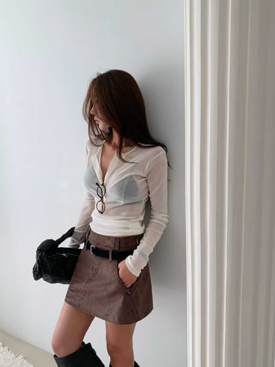 天鵝絨排扣翻領透膚上衣3