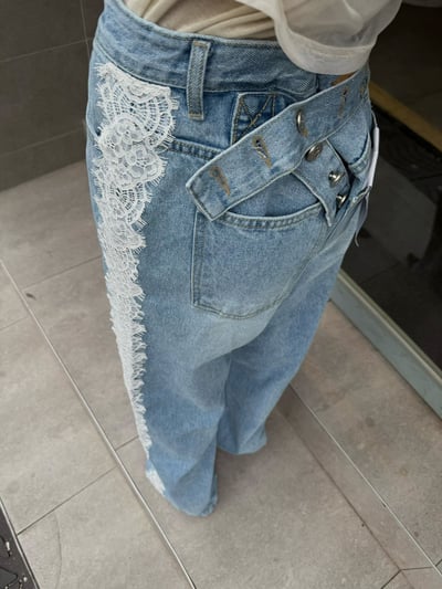 側拼蕾絲直筒牛仔褲9