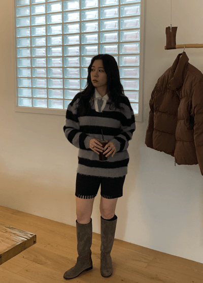 海毛質感開領條紋上衣7