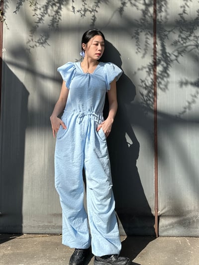 出遊必備花苞袖緹花連身褲（子珊同款）2