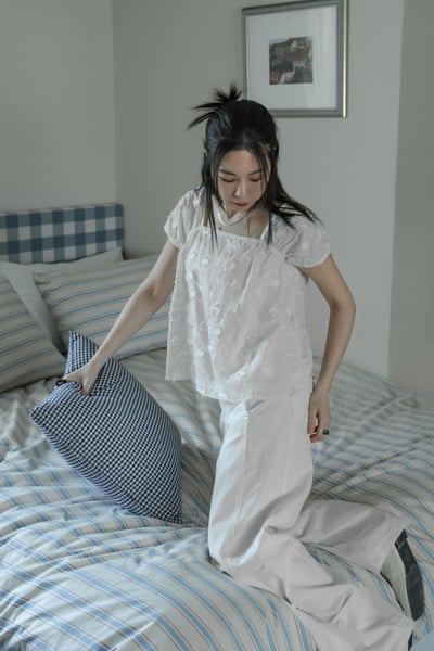 高級感刺繡緹花綁帶上衣3