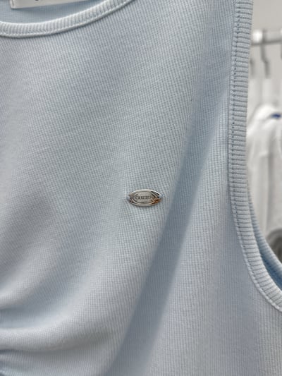 經典好搭小細節開衩背心6