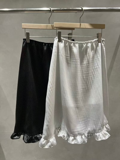 俏皮小圓點光澤緞面花邊裙22