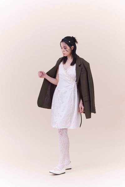 約會小女人點點緞面洋裝5