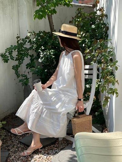 扭結圓領蕾絲雕花洋裝3