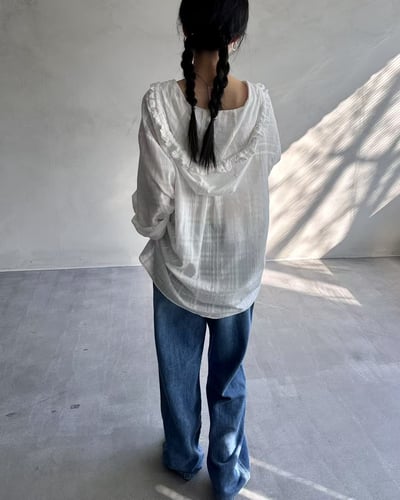 低調線條壓紋連帽襯衫8