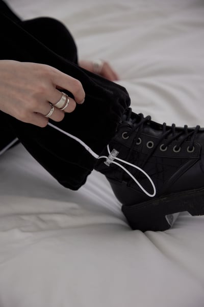 車線拼接絨面抽繩長褲7