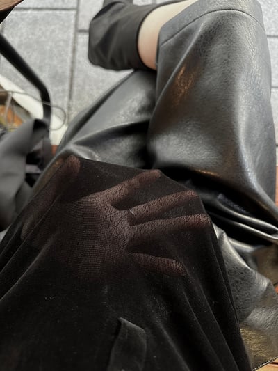 天鵝絨排扣翻領透膚上衣10