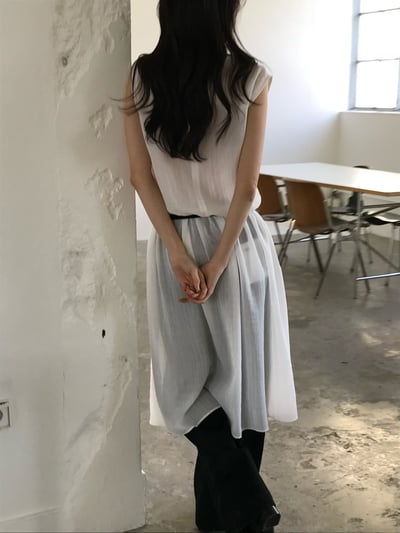 垂墜領口透膚背心洋裝3