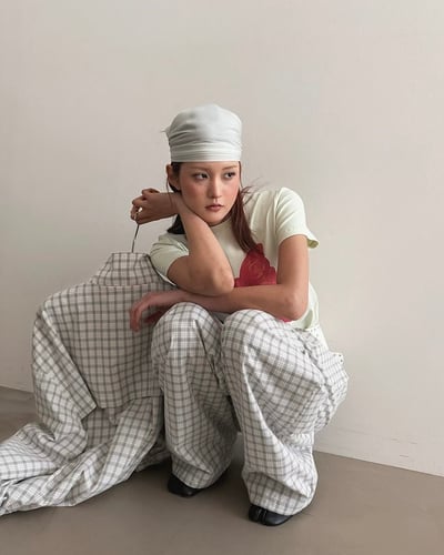 無肩線設計格紋風衣外套3