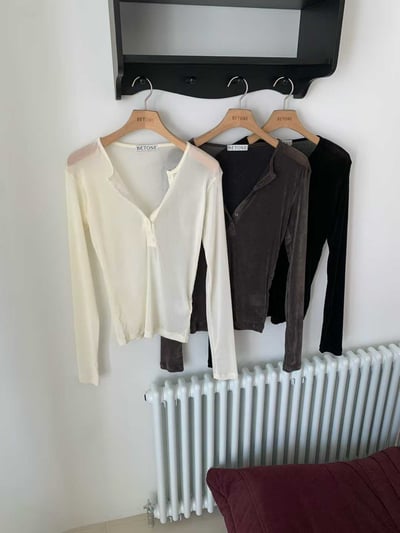 天鵝絨排扣翻領透膚上衣11