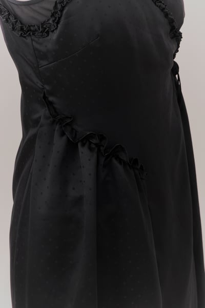 約會小女人點點緞面洋裝12