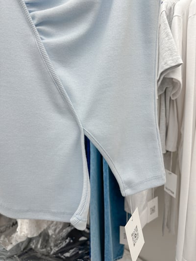 經典好搭小細節開衩背心8