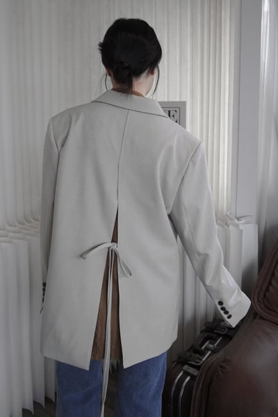 時髦墊肩多綁法西裝外套3