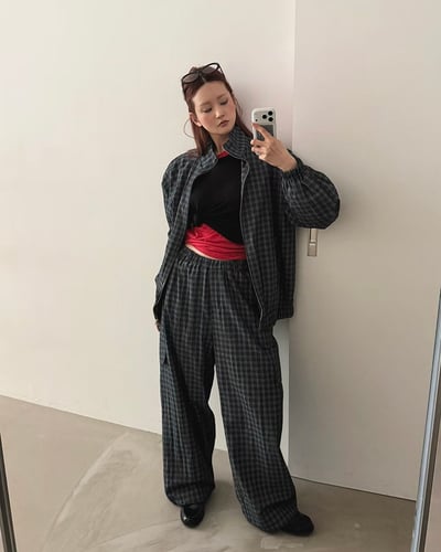 無肩線設計格紋風衣外套11