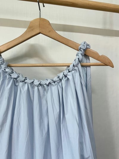 扭結圓領蕾絲雕花洋裝11