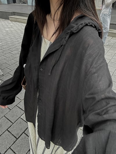 低調線條壓紋連帽襯衫7