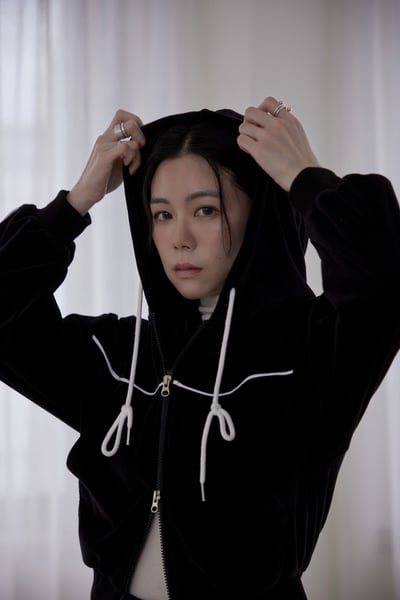 車線拼接絨面連帽外套6