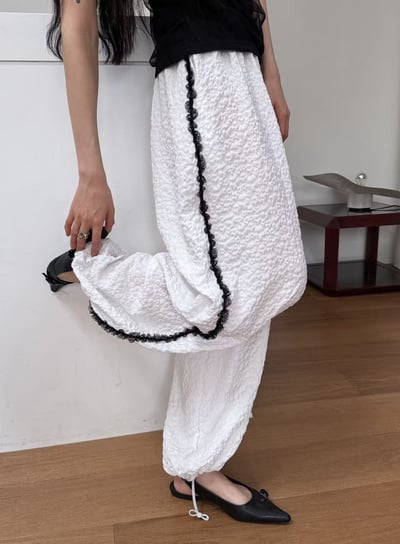 滿版小花布料拼接蕾絲長褲1