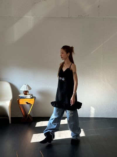 高級感刺繡絨面細肩洋裝11