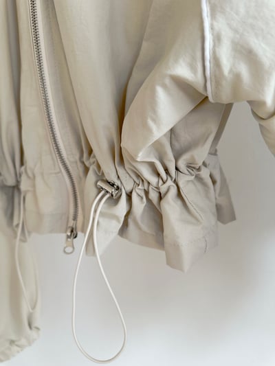 最常穿抽繩風衣外套14