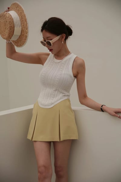 雕花蕾絲設計圓弧背心7