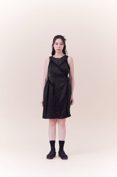 約會小女人點點緞面洋裝14