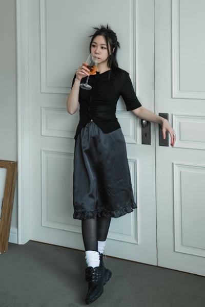 俏皮小圓點光澤緞面花邊裙6