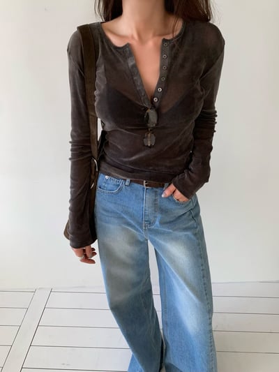 天鵝絨排扣翻領透膚上衣4