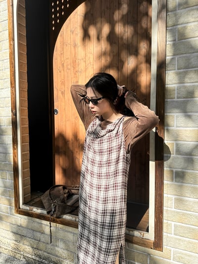 綁帶垂墜棉質格紋開衩洋裝4