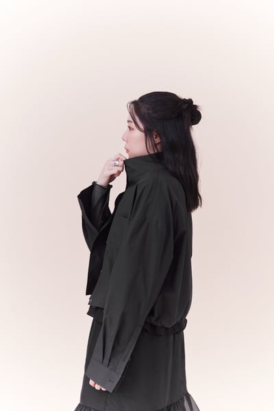 單穿就有型抽繩立領襯衫7