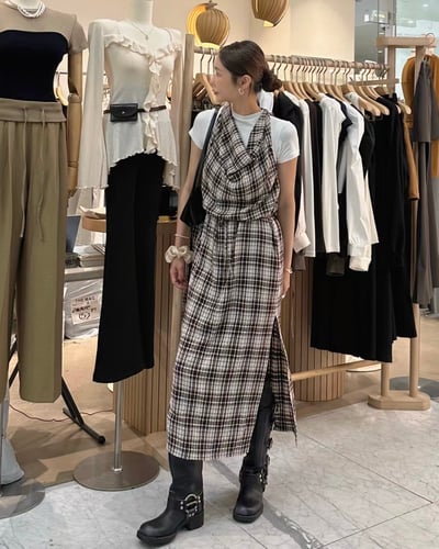 綁帶垂墜棉質格紋開衩洋裝11