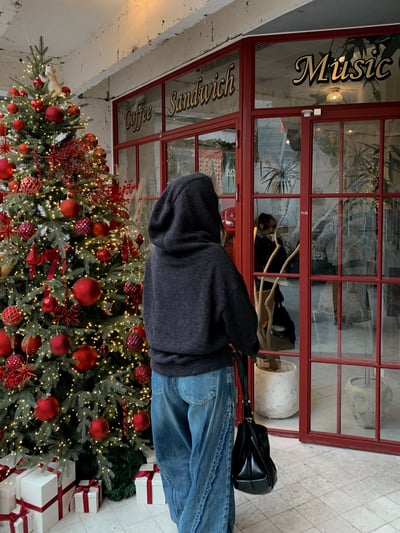 一體成型連帽設計上衣7