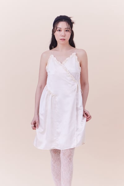 約會小女人點點緞面洋裝7