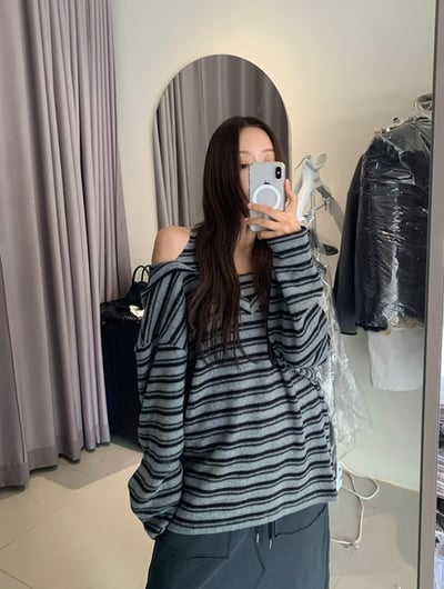 小露肩磨毛條紋連帽上衣3