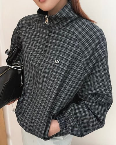 無肩線設計格紋風衣外套6