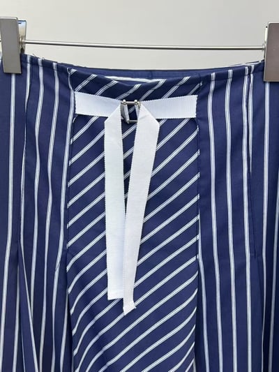 腰身特殊剪裁條紋散擺長裙5