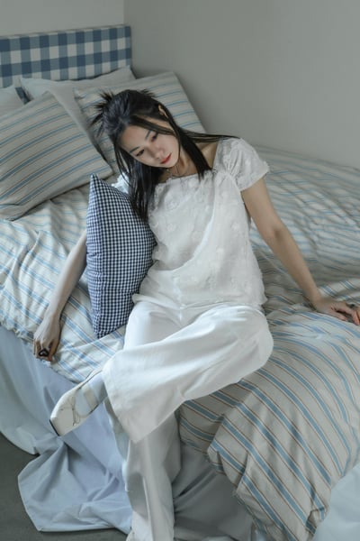 高級感刺繡緹花綁帶上衣4