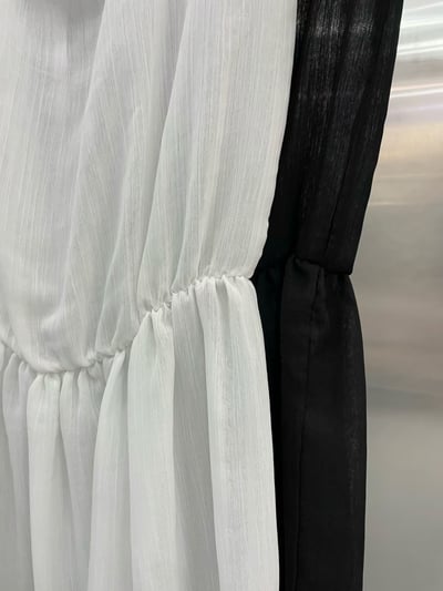 垂墜領口透膚背心洋裝7