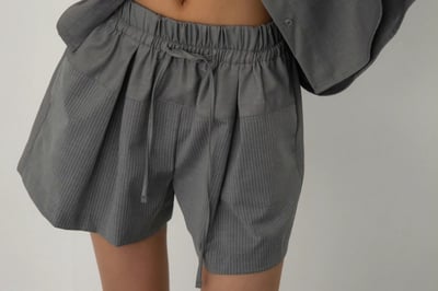 鬆緊拼接西裝條紋短褲9