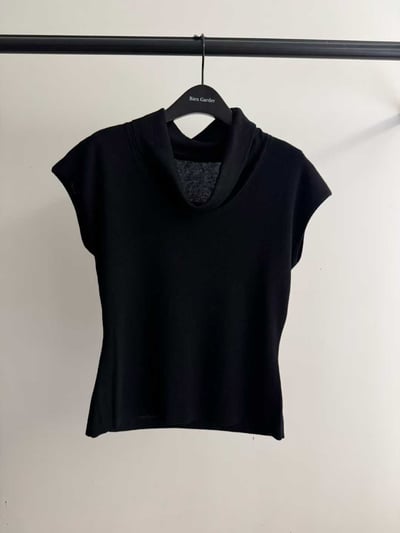 垂墜線條領羊毛短袖針織衫8