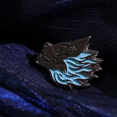 狩之助 藍夜光金屬徽章-槍黑色1