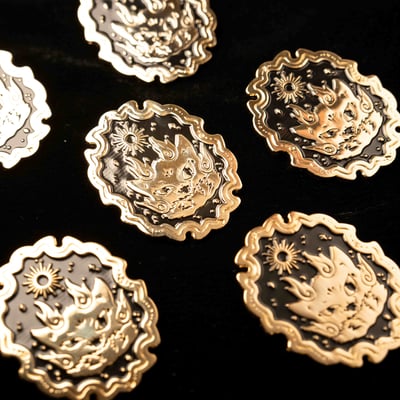 犼太郎金色肖像金屬徽章1