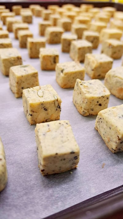 3/10(二) B班  ㄧ口脆脆堅果酥 / 羅因生老師4