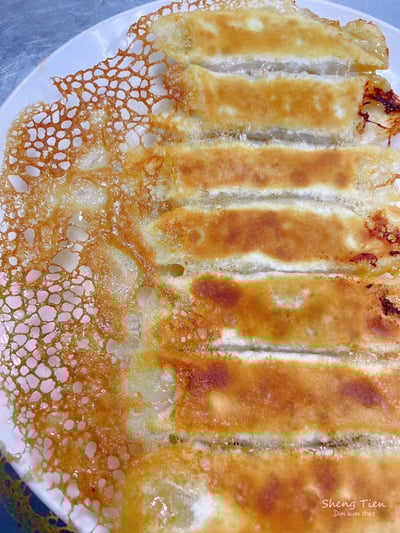 5/16(六) 眷村麵食館系列四_韭黃鍋貼+北京蔥油餅+蒸餃+餛飩 / 陳聖天老師6